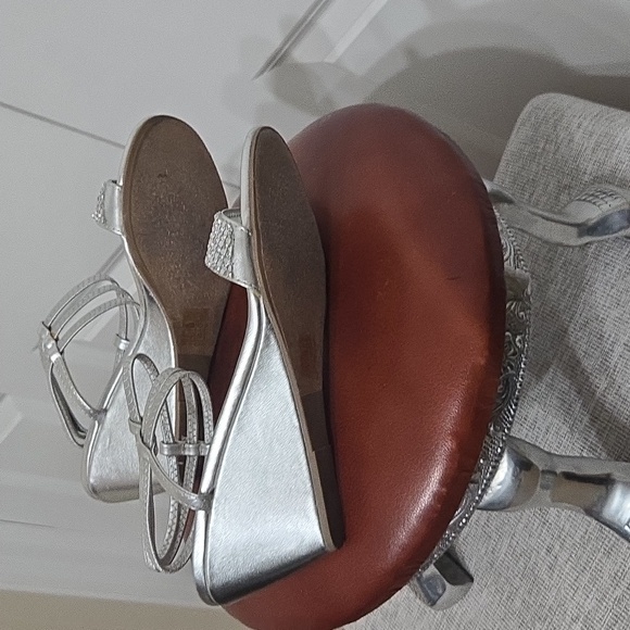 CALL IT SPRING Silver Rhinestone Wedge Sandals Sz 7 - Picture 6 of 8